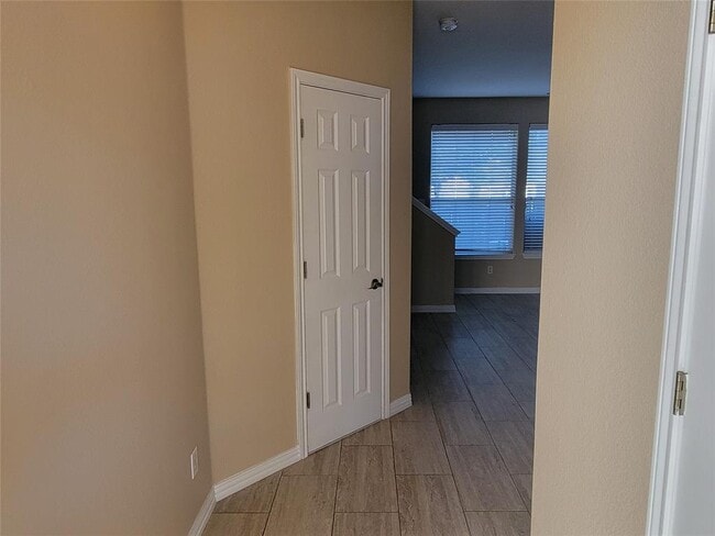 Building Photo - 2100 Pipers Field Dr