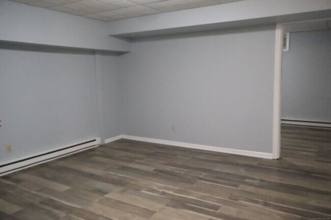 Building Photo - 745 Merrow Rd