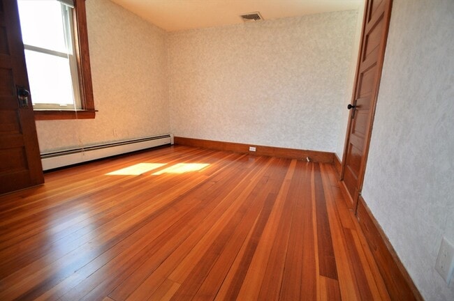 Building Photo - 64 Ballardvale St
