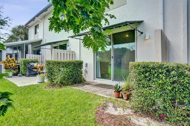 Building Photo - 4748 SW 63rd Terrace