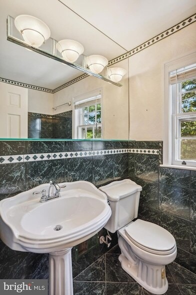 Building Photo - 5508 Dorset Ave