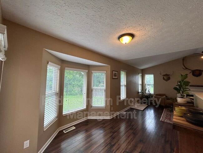 Building Photo - 1280 Whitetail Dr