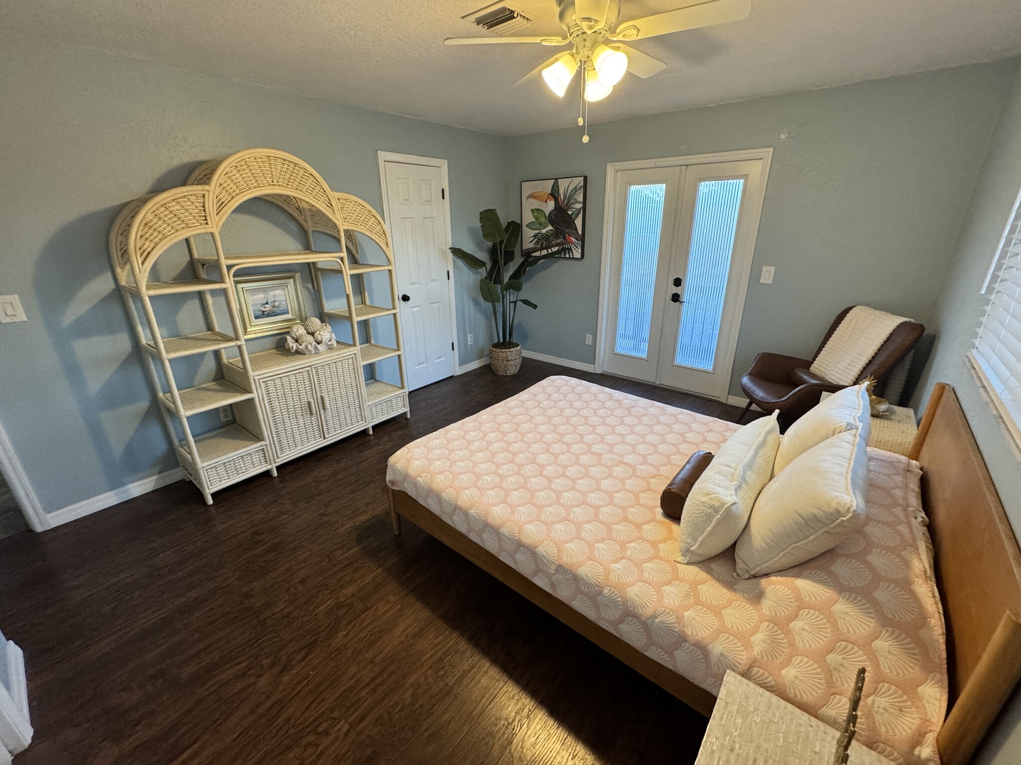 Bedroom 2 with direct access to Bathroom - 1805 Manasota Beach Rd