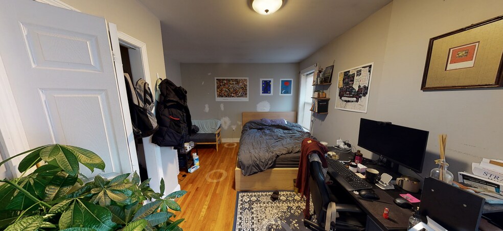 Building Photo - 83 Windsor St