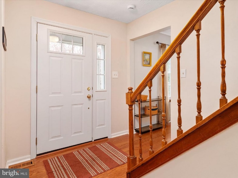 Building Photo - 1525 Palm Ct