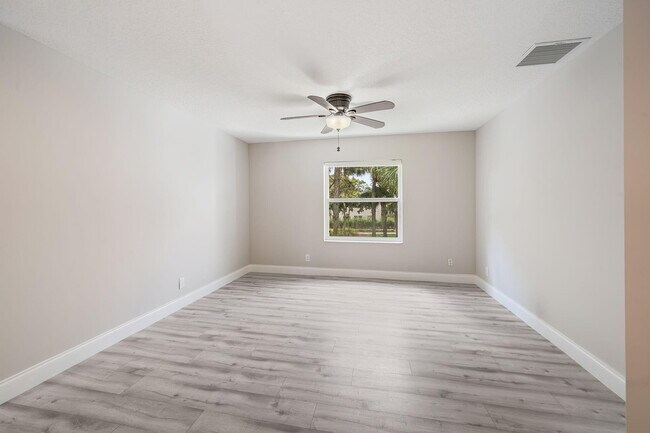 Building Photo - 3257 El Camino Real