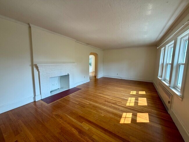 Building Photo - 56 Noble St