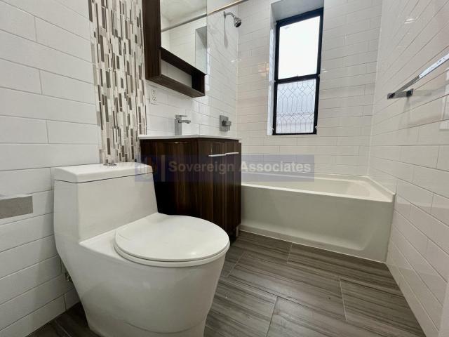 Building Photo - 3 bedroom in New York NY 10033