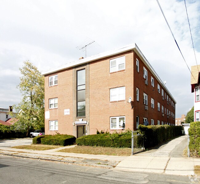 Building Photo - 299 Berkshire