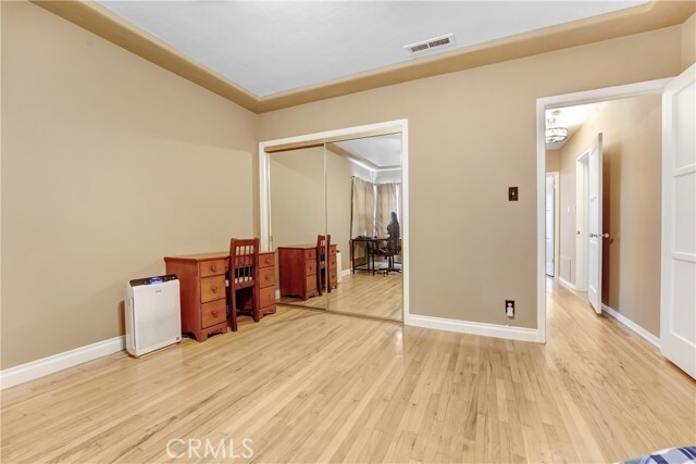 Building Photo - 10915 White Oak Ave