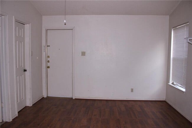 Building Photo - 9406 Kempler Dr