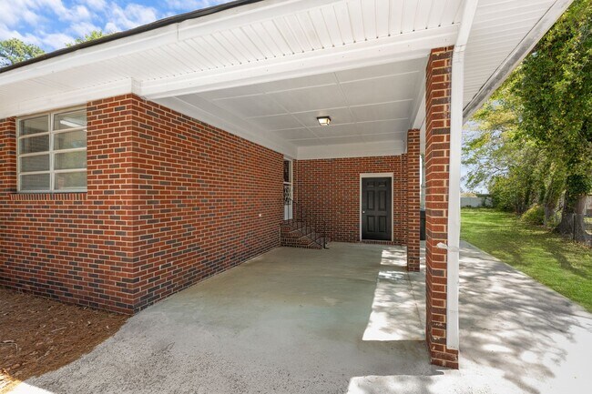 Building Photo - 409 Granade St