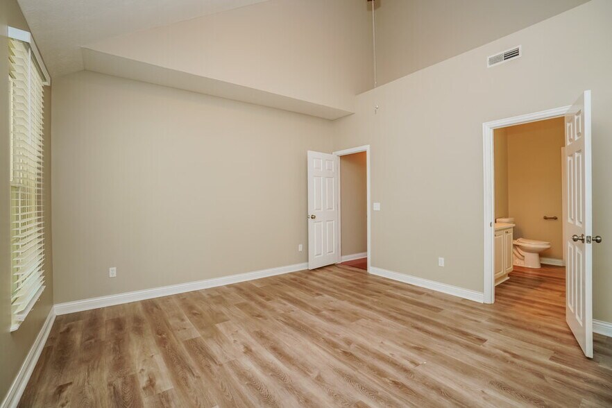 Building Photo - 1082 Finny Ave