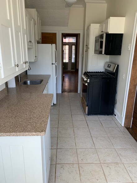Kitchen - 3322 17th St NW