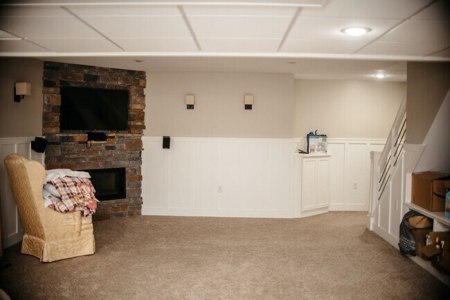 Building Photo - 20 Limestone Ln