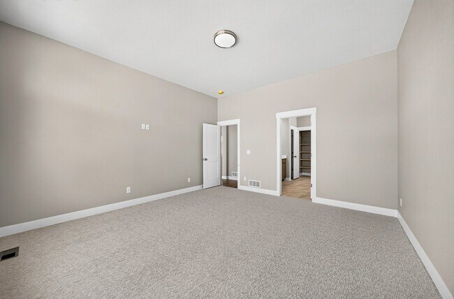 Building Photo - 10131 Lake Arbor Ln