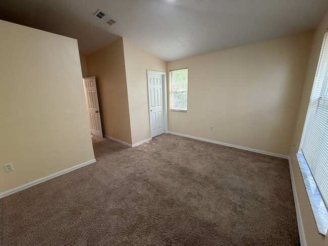 Building Photo - 3880 SW 20th Ave