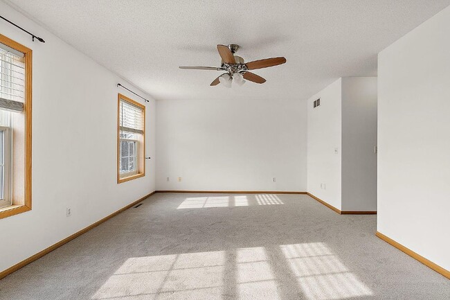 Building Photo - 9649 Alvarado Ln N