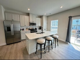 Building Photo - 5020 Springarn Ct