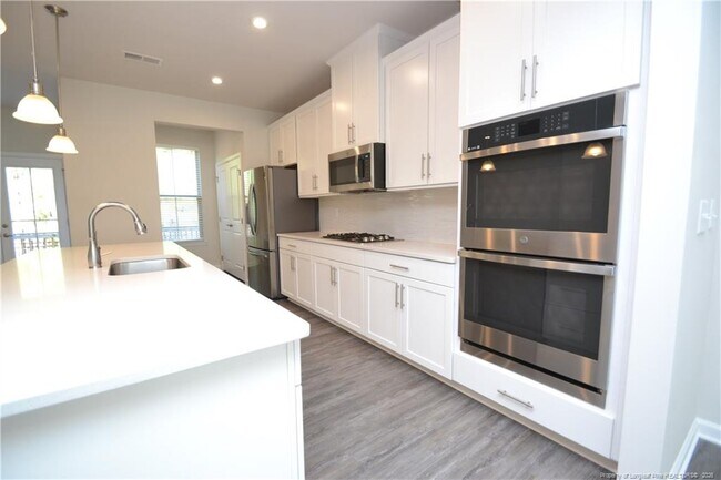 Building Photo - 1248 Channing Park Cir