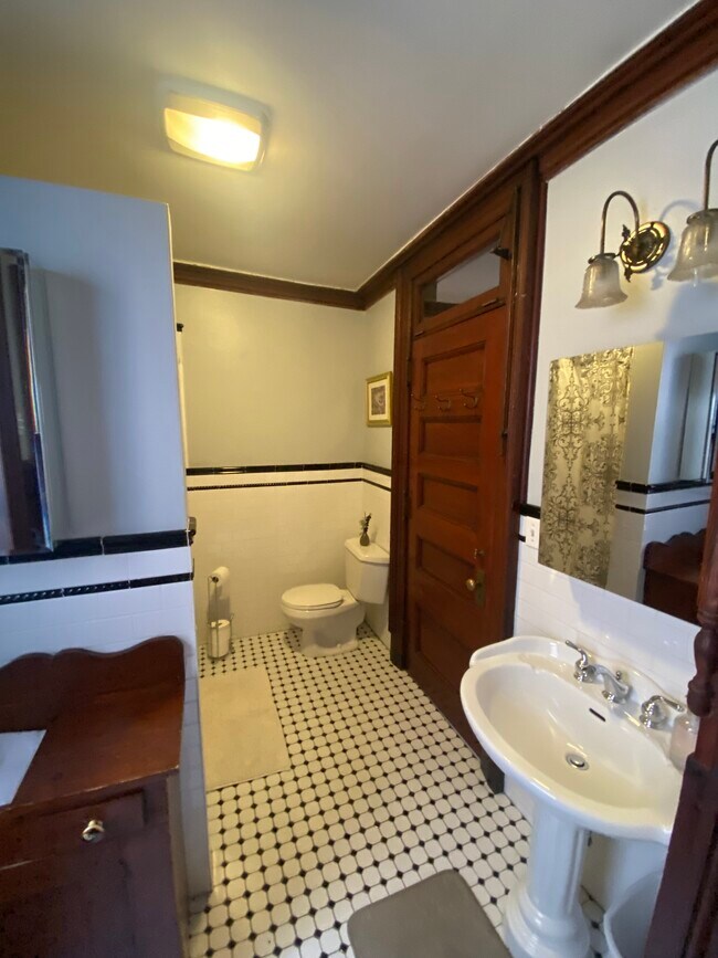 Building Photo - 182 Washington Ave