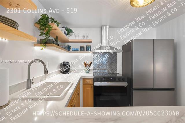 Building Photo - 2301 Collins Ave