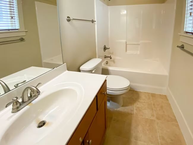 Building Photo - 1181 Great Ridge Pkwy