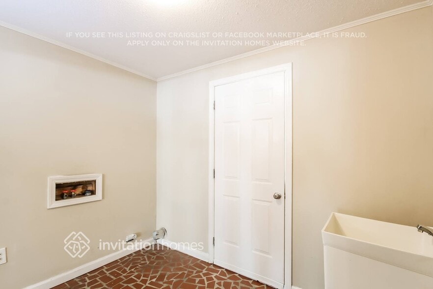 Building Photo - 2209 Ln St