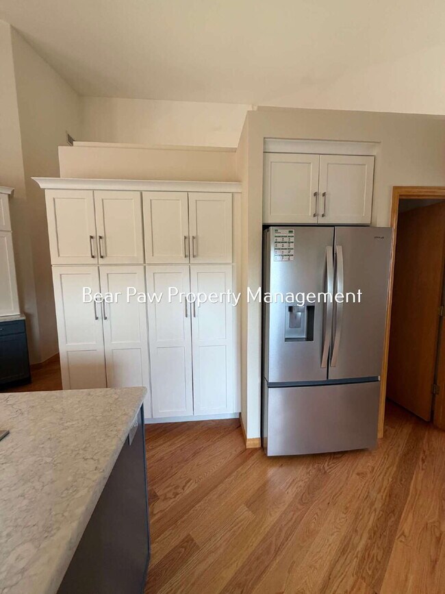 Building Photo - "Embrace Spacious Livingin this  3-Bedroom Gem in Genesee!"