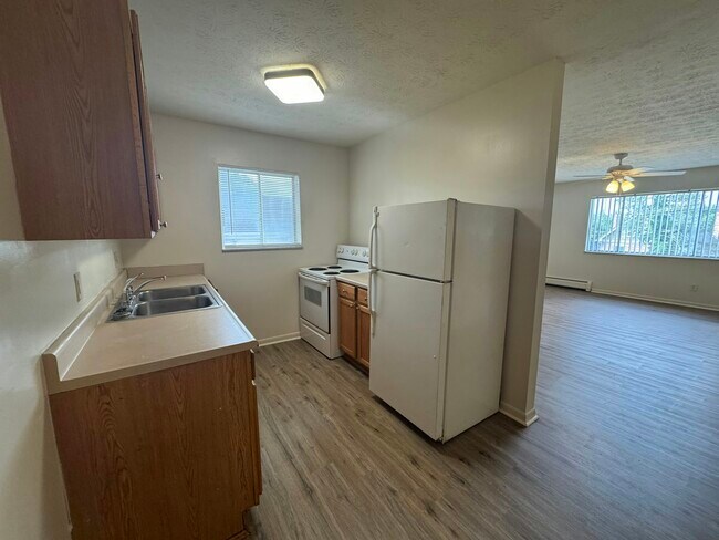 Building Photo - 4438 Hamilton Ave