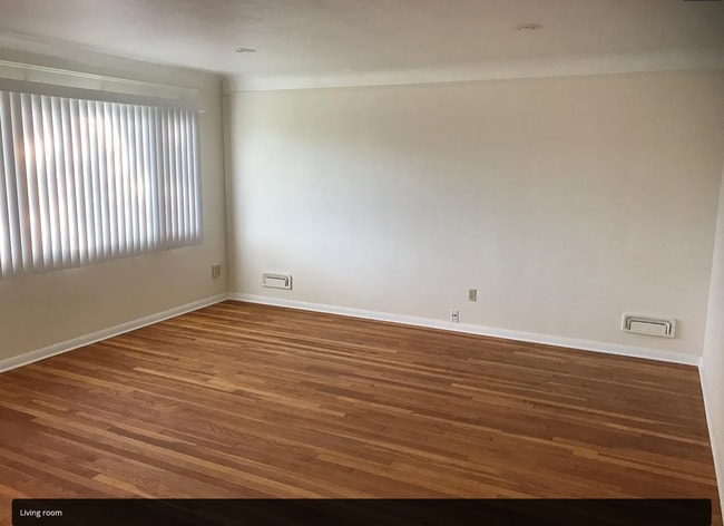Building Photo - 5535 W 54th St