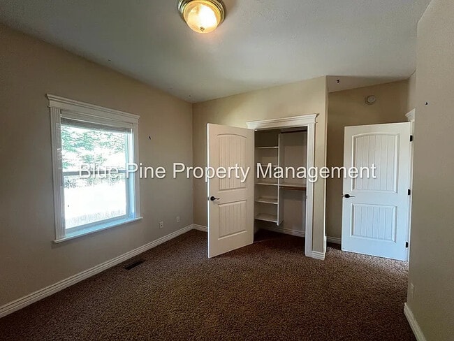 Building Photo - 2125 Saddle Ln