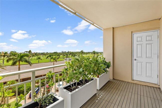 Building Photo - 601 Longboat Club Rd
