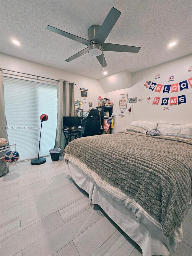 Building Photo - 3483 Emerald Oaks Dr