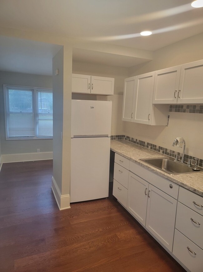 Building Photo - 398 S Oriole Trail