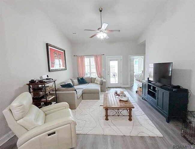 Building Photo - 8114 Stonelake Ave