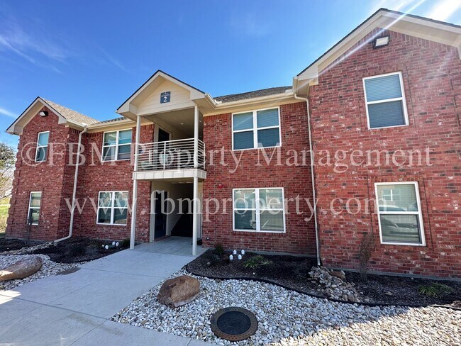 Primary Photo - Hidden Creek, Unit 211 - Gorgeous 2 Bedroo...
