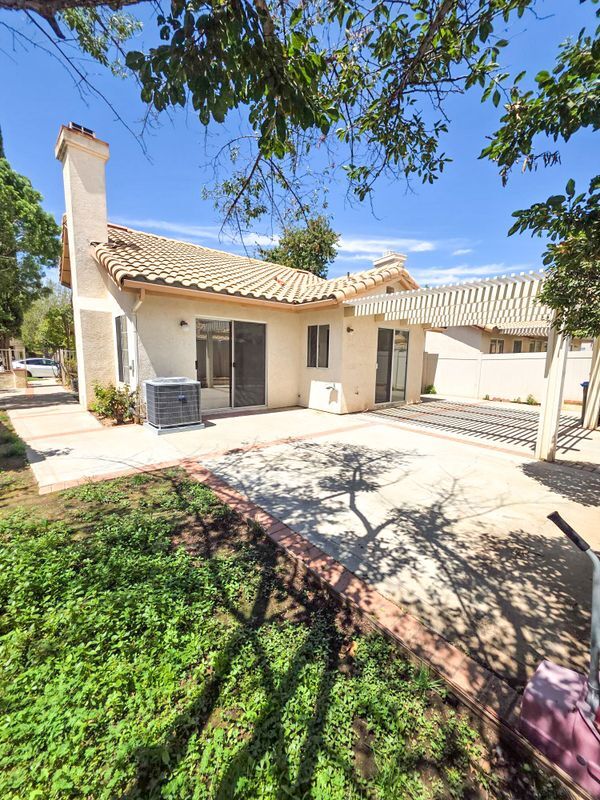 Building Photo - 980 Oakland Hills Dr