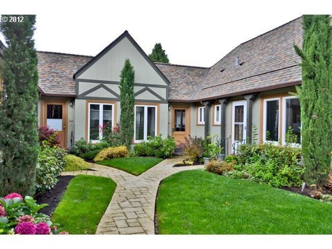 Primary Photo - Darling Condo in heart of Hawthorne