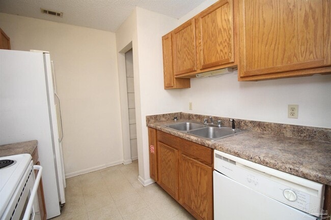 Building Photo - 5205 Charbar Dr