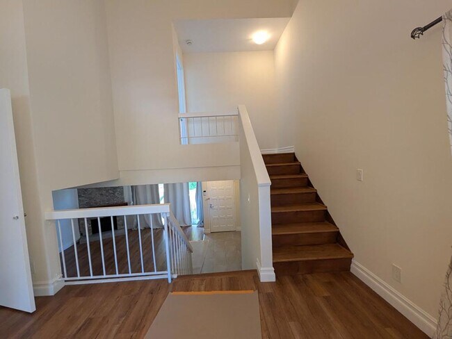Building Photo - 10051 Topanga Canyon Blvd