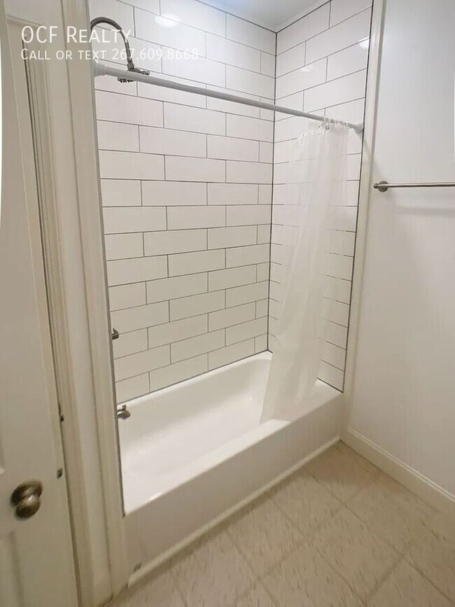 Building Photo - 261 N 3rd St