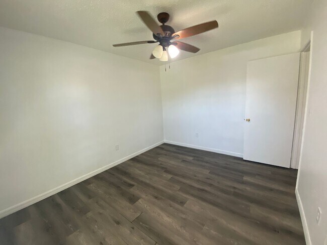 Building Photo - 22578 Laika Ave