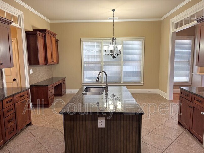 Building Photo - 1520 Vassar Ave