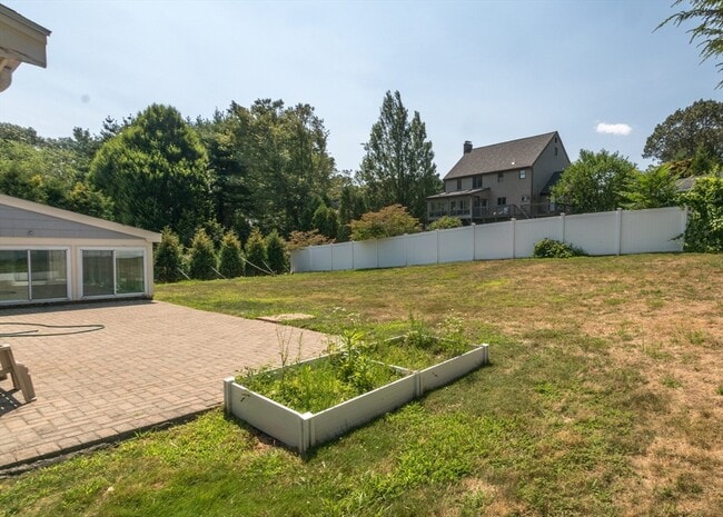 Building Photo - 56 Rosewood Dr
