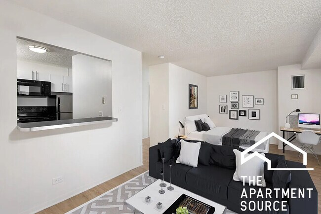 Building Photo - 1000 N La Salle Dr