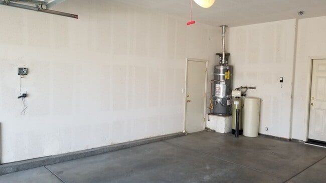 Building Photo - Beautiful Rental Home