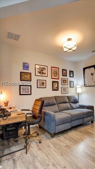 Building Photo - 1571 Shoreside Dr
