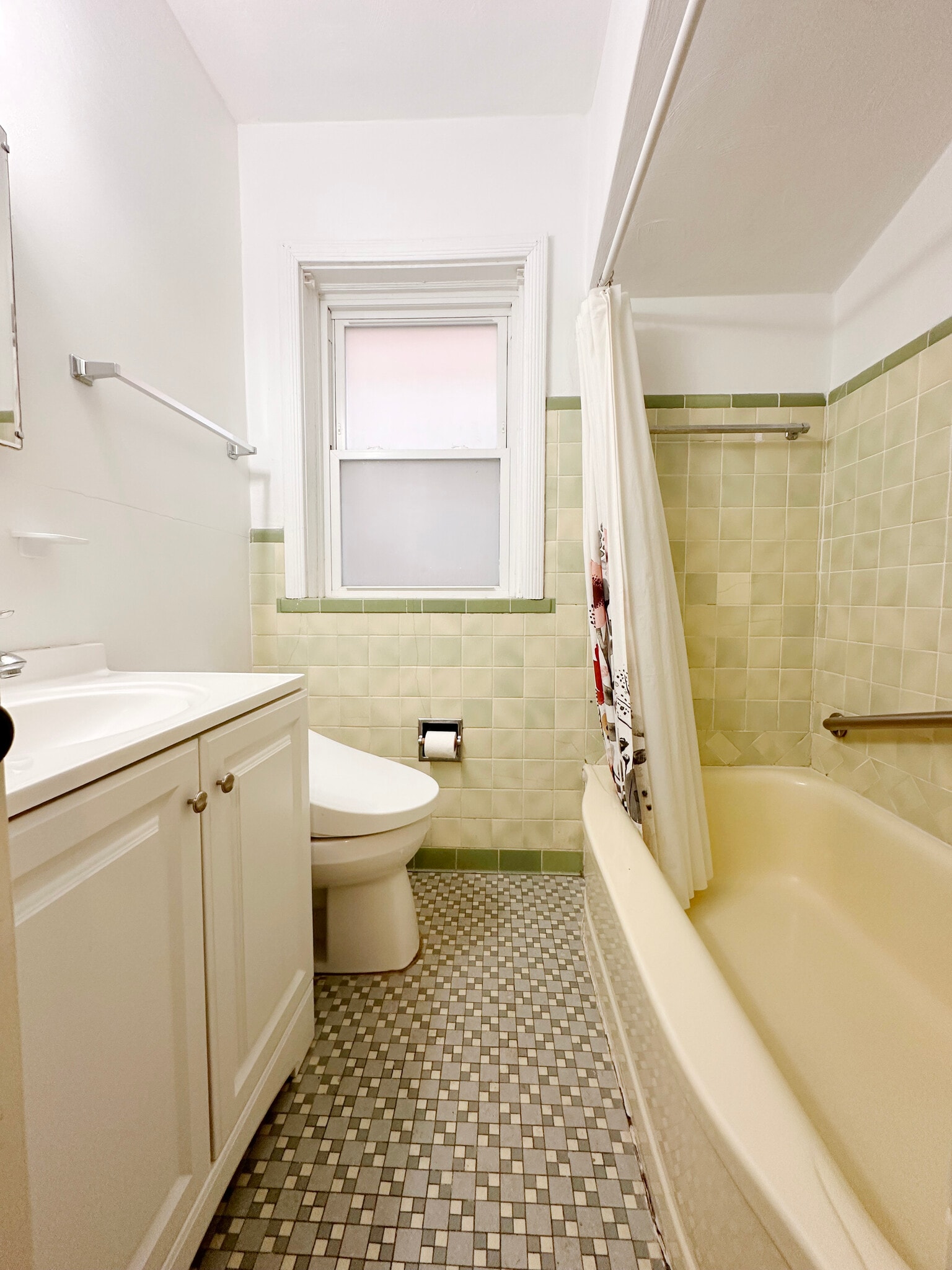 Building Photo - 5816 Mardel Ave