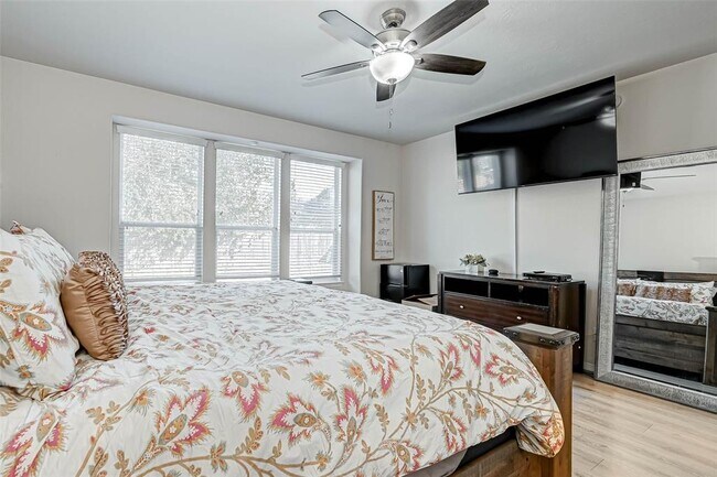 Building Photo - 618 Silver Creek Cir